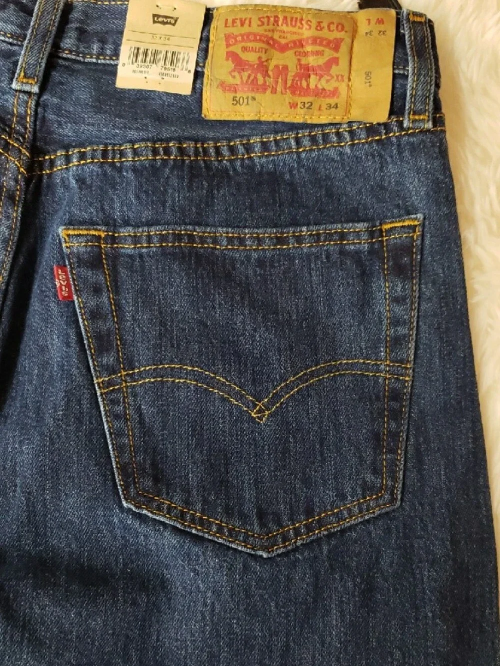 Levi's 501 Men's Button-Fly Straight Leg Jeans in Dark Indigo Size 32x34